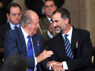 ¿Monarquía o república?Piden referéndum