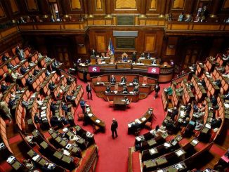 Italia aprueba mediante referéndum minimizar el número de parlamentarios