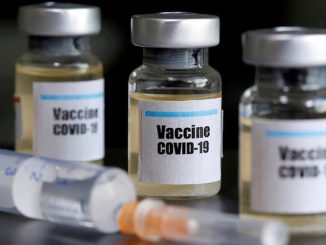 Oxford suspende los ensayos de su vacuna contra la COVID-19.