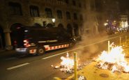 Disturbios con la Policía tras las marchas negacionistas de Barcelona y Burgos.