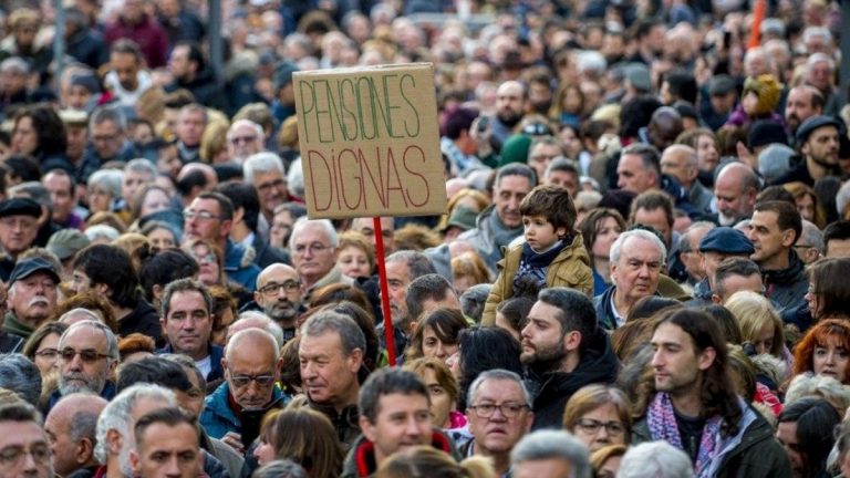 Gobierno sube pensiones