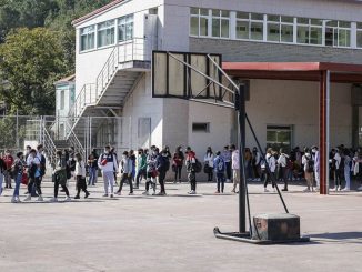 Los colegios comienzan a notar la ausencia de un protocolo de ventilación especial para los meses de invierno.