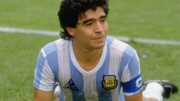 Maradona tumba hijos