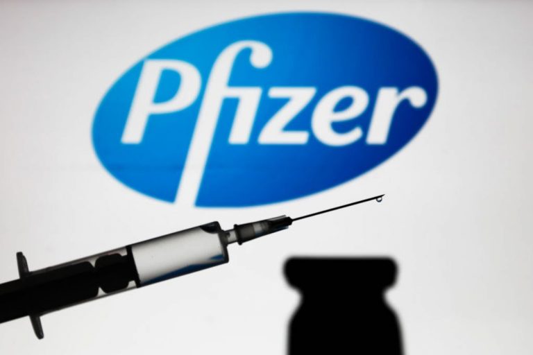 Pfizer vacuna reyes