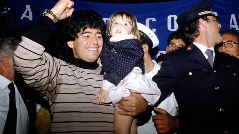 Justicia Argentina prohíbe incineración de cadáver de Maradona