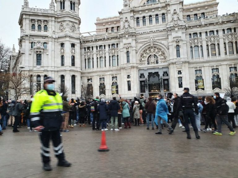 negacionistas-madrid-sin-mascarilla