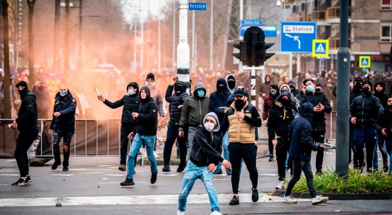 protestas países bajos toque queda