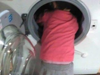 niño muere lavadora