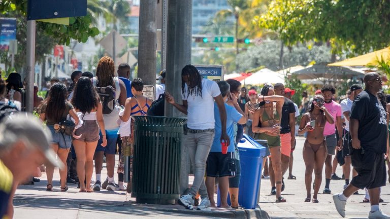 aglomeraciones-miami-spring-beach