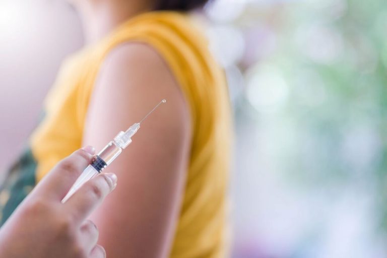 La EMA avala seguir adelante con la vacuna de Janssen
