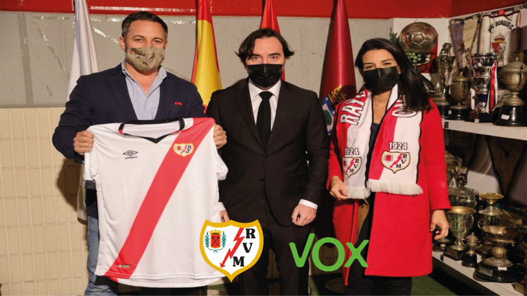 Martín Presa, presidente del Rayo junto a Santiago Abascal y Rocío Monasterio, de VOX