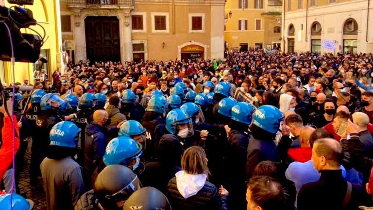 Disturbios en Italia en protestas de comerciantes por restricciones