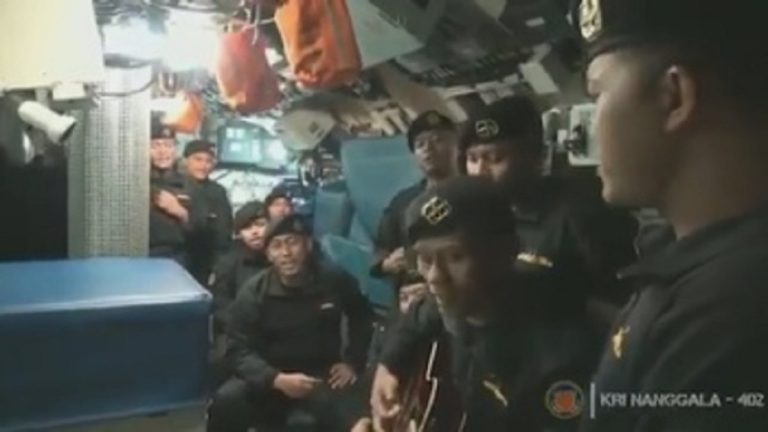 marineros submarino