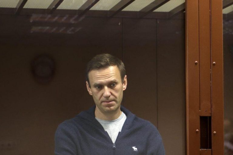 Navalni, el opositor ruso es trasladado a hospital de presos