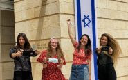 Israel dice adiós a las mascarillas
