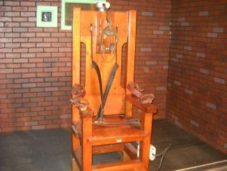 electric chair 72283 1280