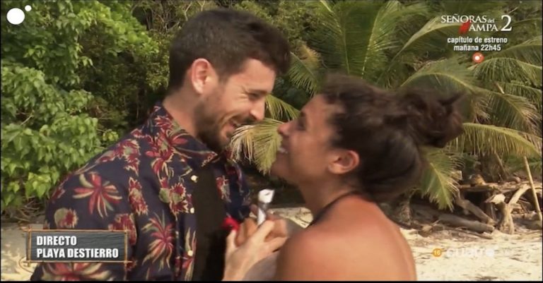 Lola recibe la visita de Iván y se desata la pasión en Supervivientes.