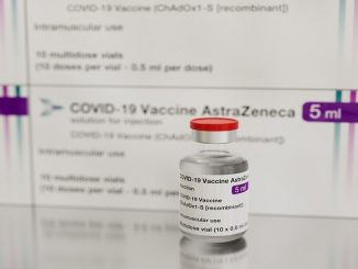 La segunda dosis de AstraZeneca para menores de 60 se hace esperar cuatro semanas más.