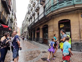 Barrio muy transitado de Bilbao