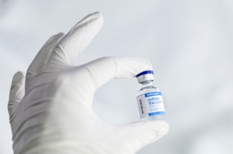 vacuna moderna 340x225