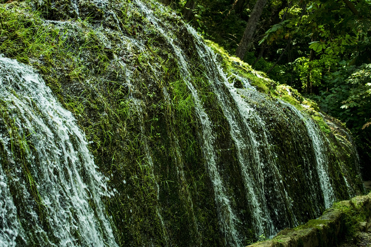 cascada monasterio de piedra