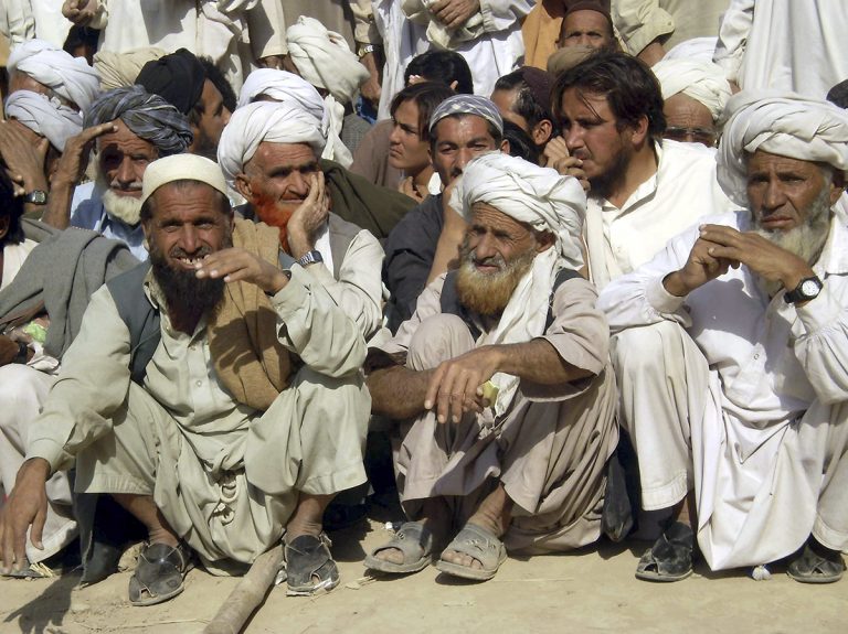 Francia vigila a cinco evacuados por posible vínculo con los talibanes