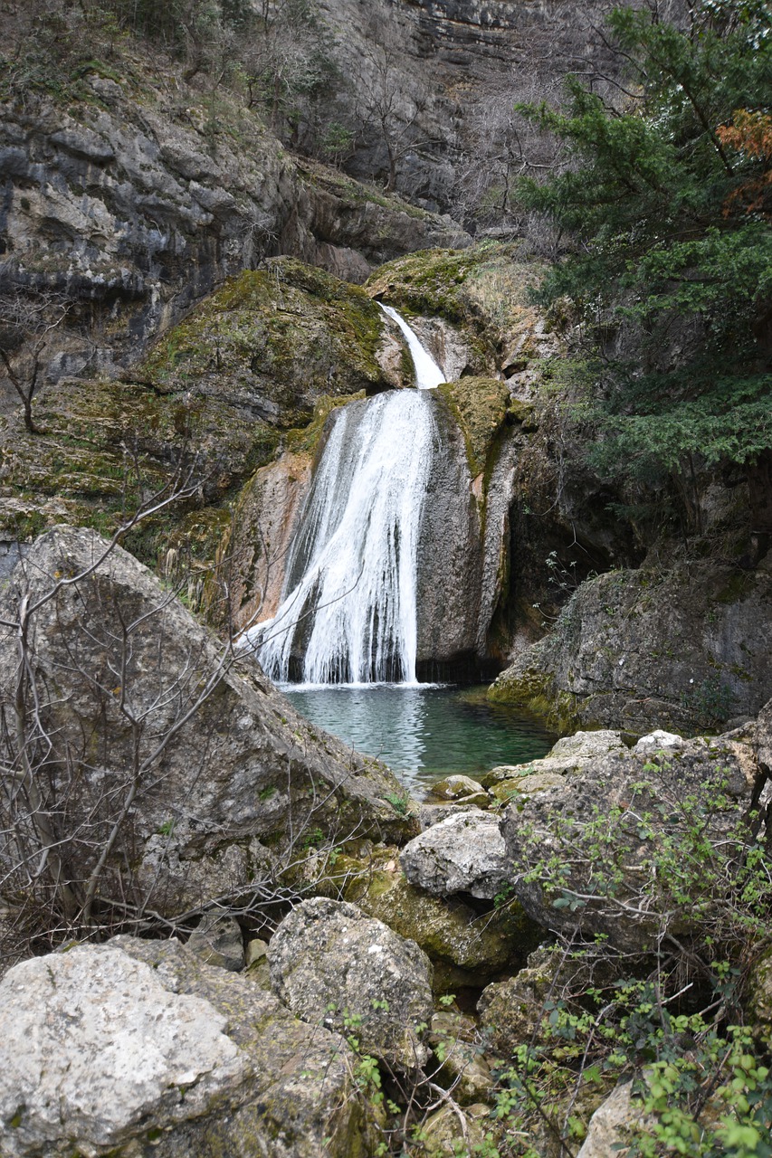 nacimiento del rio mundo