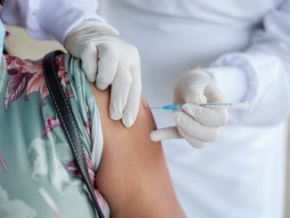 Arranca el ensayo clínico de la primera vacuna española contra la covid