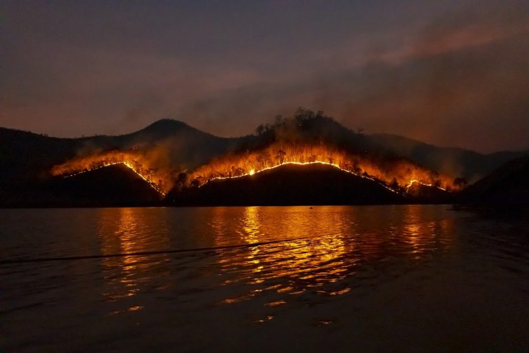 Ola de incendios en Turquía