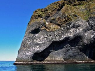 Formaciones en consecuencia de la actividad del volcán Eldfell, en la isla de Heimaey