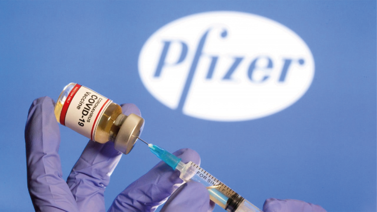EE.UU. aprueba tercera dosis Pfizer