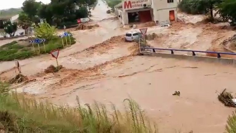 Rescate por el temporal en Tarragona