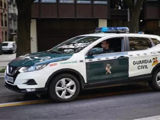 Sevilla Roban coche con niño adentro