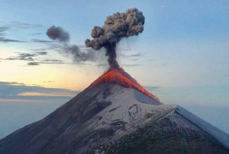 Volcán de Fuego en Guatemala