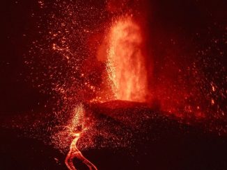 La Palma sufre un derrumbe volcánico en su cono