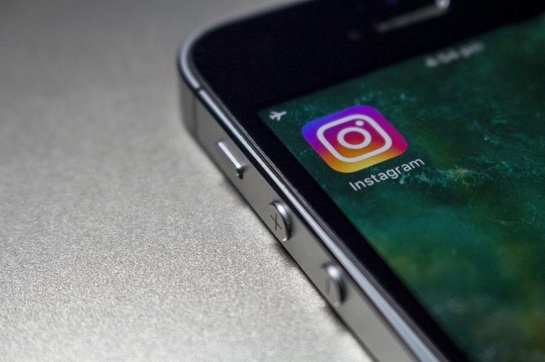 Usuarios de Instagram reportan caída mundial de la red social