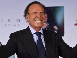 Julio Iglesias maletas