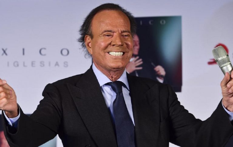 Julio Iglesias maletas