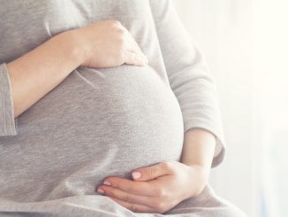 mujer embarazada pierde a su bebe
