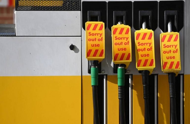 Escasez de combustible en las gasolineras de Reino Unido