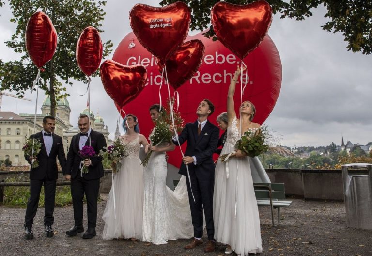 Suiza aprueba el matrimonio homosexual