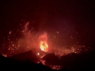 La calidad del aire obliga a evacuar a científicos y personal de emergencia de La Palma