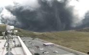 Violenta erupcióndel Monte Aso en Japón