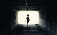 Aliens viajero en el tiempo