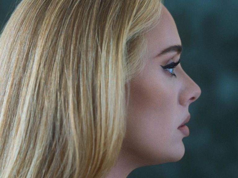 Adele podría enfrentarse a una multa por el videoclip de 'Easy on me'