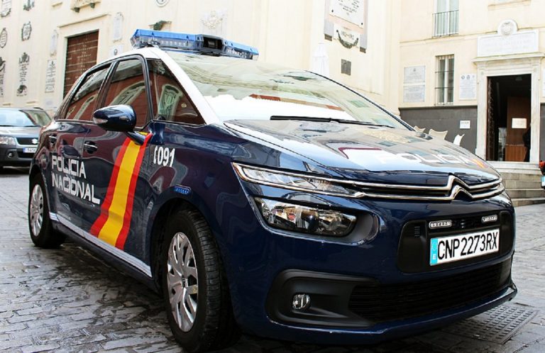 policía botellones