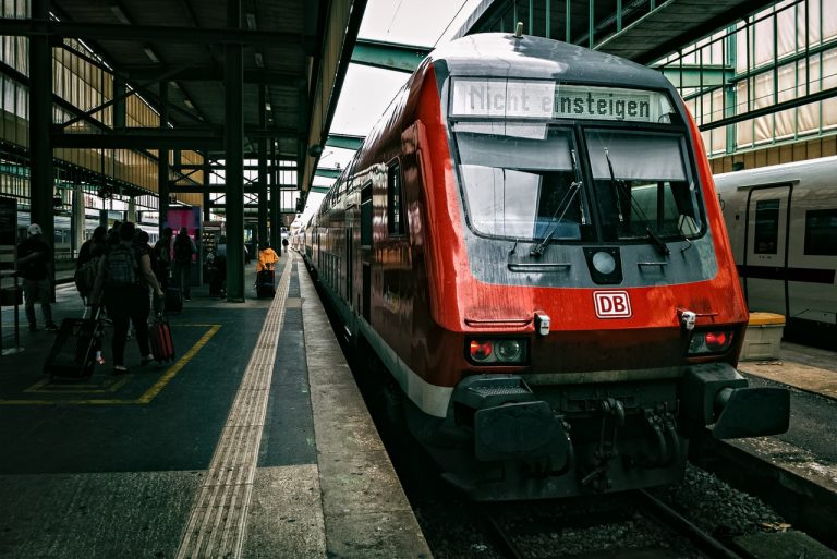 billetes de tren para viajar por Europa gratis a los jóvenes