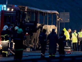 Un autobús chocó y se incendió en Bulgaria falleciendo 45 personas