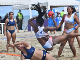 federacion-balonmano-equipacion-femenina