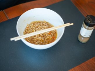 comer fideos